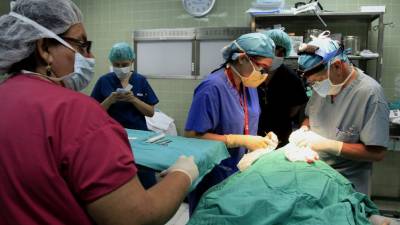 Los médicos especialistas vienen de Pensilvania y otras ciudades de Estados Unidos.
