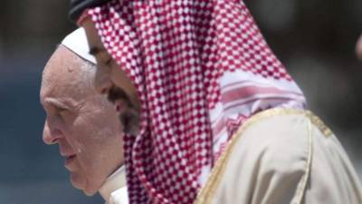 El papa Francisco instó a encontrar una salida 'pacífica' a la crisis de Siria así como una 'solución justa' al conflicto entre israelíes y palestinos desde Jordania, primera etapa de su viaje de tres días a Tierra Santa.