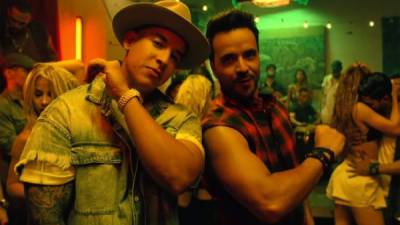 Daddy Yankee y Luis Fonsi cantan la versión original de 'Despacito'.