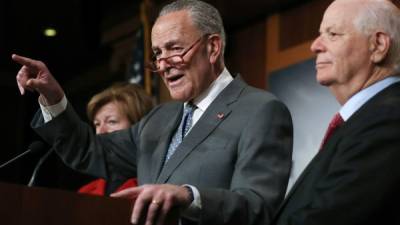 El senador demócrata Chuck Schumer exigió a la mayoría republicana citar a Bolton como testigo en el juicio político contra Trump./AFP.