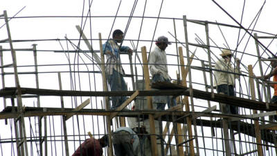 La crisis en la construcción tiene un impacto negativo en la economía.