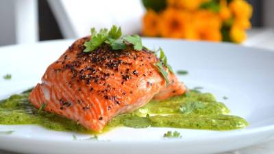 La Administración de Alimentos y Medicamentos (FDA) de EE. UU. afirmó que el pescado es tan sano y nutritivo como el salmón del Atlántico