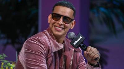 Daddy Yankee también anunció que realizará la gira musical “La última vuelta”. El cantante animó a sus fans a que ingresen al sitio www.daddyyankee.com para conocer las fechas de los conciertos.