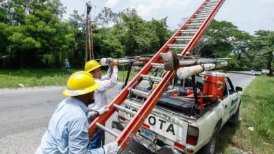 Cinco mil abonados dependen de cada uno de los 45 circuitos de distribución de la estatal. Foto: Wendell Escoto