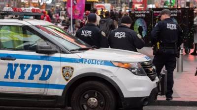 La policía de Nueva York patrullara las escuelas de la ciudad hasta que finalice el año escolar.