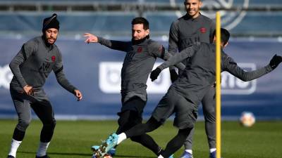 Neymar en el entrenamiento de hoy junto a Messi.