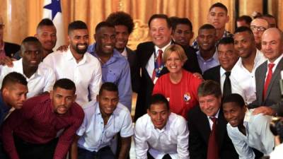 El presidente panameño, Juan Carlos Varela, recibIó a los jugadores y cuerpo técnico de la selección nacional de Panamá.