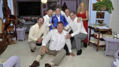 Castro junto a Fernando González, René González, Ramón Labañino, Antonio Guerrero y Gerardo Hernández, los agentes cubanos del grupo de 'Los Cinco'.