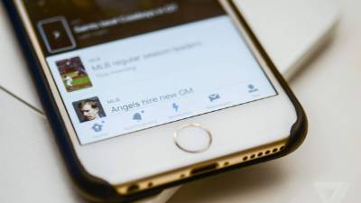 La función de 'Moments' aparece como un ícono en forma de rayo.