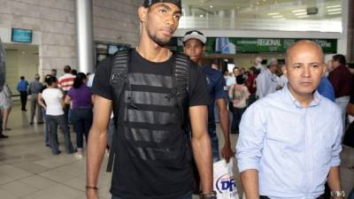 Jerry Bengtson a su llegada al aeropuerto Toncontín de Tegucigalpa. Foto Juan Salgado