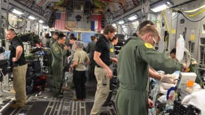 Un grupo de seis niños guatemaltecos aterrizó hoy en una base militar de San Antonio (Texas). EFE/Fuerzas Áreas de EEUU