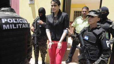 Susette Rojas no opuso resistencia al ser esposada y trasladada por la Policía.