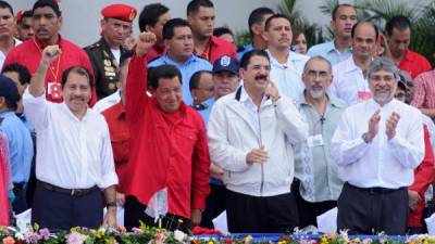 Daniel Ortega, Hugo Chávez, Manuel Zelaya y Fernando Lugo en la celebración sandinista en Nicaragua. ARCHIVO.