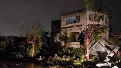 Las condiciones climatológicas han provocado grandes daños en la parte central de la isla.