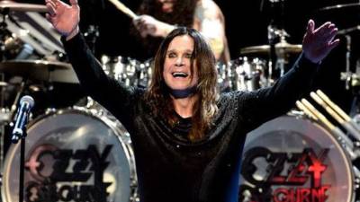 El artista dará siete conciertos más hasta noviembre en una pequeña gira que le servirá para su disco en solitario en 2018.