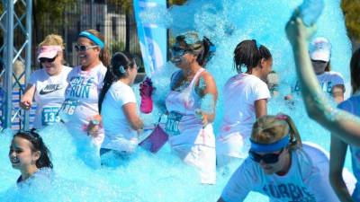 Bubble, caminata que incluye fiesta de espuma.