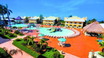 Los hoteles y otros destinos turísticos ofrecen por estos días descuentos y promociones para atraer a los clientes. En la foto, Hotel Villas Telamar.