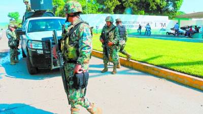 El amotinamiento ocurrió cuando Migración intentaba repatriar a 300 migrantes.