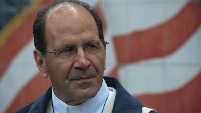 “No tengo miedo y no me voy a esconder. Cristo me ha encomendado una misión y voy a seguir hablando por todos los que callan', escribió el Padre en Twitter.