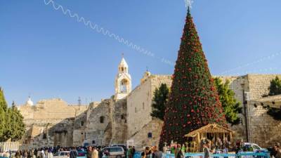 La iglesia de la Natividad -considerada la más antigua de Tierra Santa-, y su casco histórico son el primer lugar de Palestina declarado Patrimonio de la Humanidad por la Unesco.