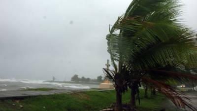 El fenómeno ha dejado temperaturas mínimas de hasta 10 grados Celsius en La Esperanza, 13 en Santa Rosa de Copán y 15 en Tegucigalpa, capital de Honduras.
