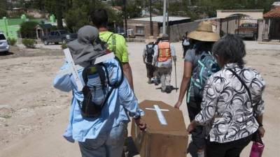 De acuerdo a los organizadores, desde 1990 más de 7.000 inmigrantes indocumentados, hombres, mujeres y niños, han perdido la vida cruzando la frontera entre Estados Unidos y México, mientras que otros 2.700 han sido reportados como desaparecidos. EFE/Archivo