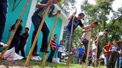 Con juegos tradicionales los alumnos festejaron los 49 años de fundación de la institución.