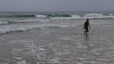 El huracán Dorian azota el este de Puerto Rico esta tarde perdonando el resto de la isla y se espera que continúa su trayectoria hacia el noreste, ganando intensidad en el Atlántico para luego alcanzar Florida el fin de semana.