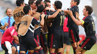El defensor del título México venció a Italia (2-0) y se clasificó a los cuartos de final del Mundial Sub-17 de Emiratos-2013, este lunes en Abu Dabi.