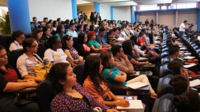 Jóvenes durante un evento de la Cámara de Comercio e Industria de Tegucigalpa (CCIT) celebrado en marzo pasado.