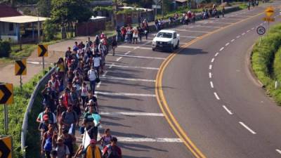 Las autoridades mexicanas detuvieron ayer a unos 400 migrantes hondureños de una nueva caravana que ingresó a México el pasado lunes./AFP.