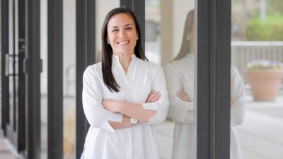 Gina Ortiz-Jones, de origen filipino y excombatiente en la guerra de Irak, que se ha convertido en unas de las mejores opciones del Partido Demócrata para hacerse con uno de los distritos congresuales más importantes del estado de Texas y más grandes del país. /