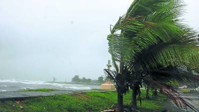 Vientos y lluvias dejará la masa de aire que ingresará esta tarde al país, sobre todo en el norte y litoral.