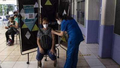 Chile ya vacunó al 21% de su población y avanza rápidamente en su campaña de inmunización tras recibir varios millones de vacunas chinas./AFP.