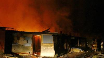 Una amarga Navidad vivieron más de 80 familias en los bordos de la colonia Primavera de San Pedro Sula, Honduras.