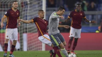EAS05. EAST RUTHERFORD, NUEVA JERSEY (EE.UU.), 07/08/2018.- El jugador Gareth Bale (i) del Real Madrid celebra con su compañero Marco Asensio (d) tras anotar un gol ante la Roma durante un partido de la Copa Internacional de Campeones entre el Real Madrid y la AS Roma que se juega hoy, martes 7 de agosto de 2018, en el MetLife Stadium, en East Rutherford, Nueva Jersey (EE.UU.). EFE/Kena Betancur
