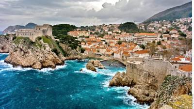 Dubrovnik es parada obligada de cruceros por Europa.