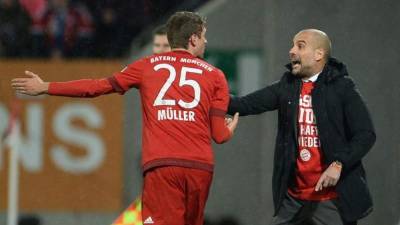 Guardiola no podrá fichar jugadores del Bayern Múnich, según prensa inglesa.