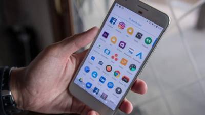 El nuevo modelo del teléfono Google Pixel 2 fue develado hoy en San Francisco.