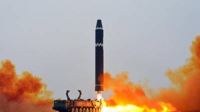 Corea del Norte divulgó imágenes del lanzamiento de un ICBM, que cayó en aguas de Japón, el pasado fin de semana.
