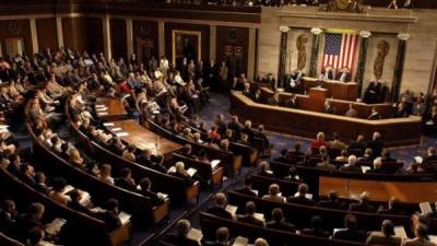 Los senadores afines al presidente Brack Obama piden otorgar el TPS a centroamericanos que huyan por las violencia en Honduras, Guatemala y El Salvador.