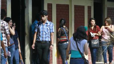 Los profesores esperan que las plazas se asignen con transparencia.