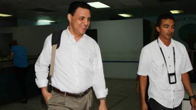 Dagoberto Aspra, jefe de investigación del Consejo Nacional Anticorrupción, se reunió este martes con fiscales en San Pedro Sula.