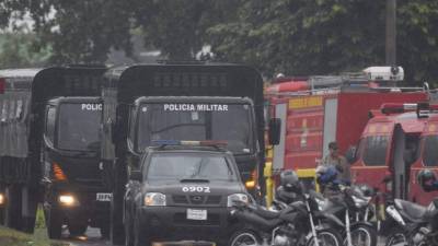 Más de 1,500 militares de varios batallones de infantería miembros de la Policía Nacional participan en el operativo.