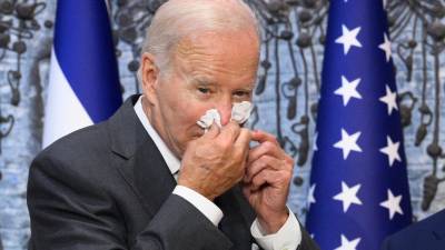 Biden solo tiene congestión nasal y responde favorablemente al tratamiento anticovid, afirma su médico.