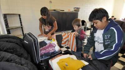 En octubre y noviembre pasados, 10,588 menores sin acompañante fueron detenidos, un aumento del 106 % en relación al mismo periodo del año anterior. EFE/Archivo.