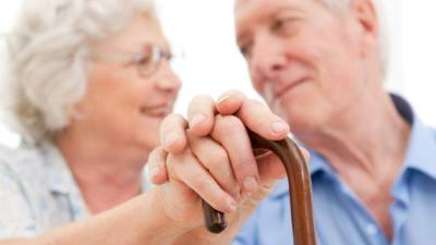 El adulto mayor con depresión presenta problemas en sus habilidades de pensamiento y memoria.