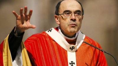 El cardenal francés ahora debe enfrentar a la justicia.