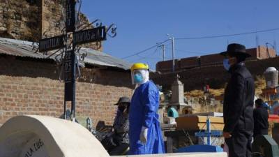 Perú registra más de 21,000 muertos por el letal virus./AFP.