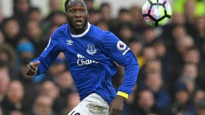 El jugador belga habría rechazado un mejor salario que le ofrecía el Everton, y optó por elegir a uno de los grandes clubes de Europa, como el United. FOTO AFP.